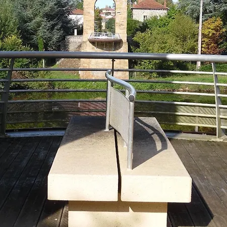 Le Pont De Livinhac Gasthof *
